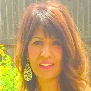 Meet your Posher, Carolina